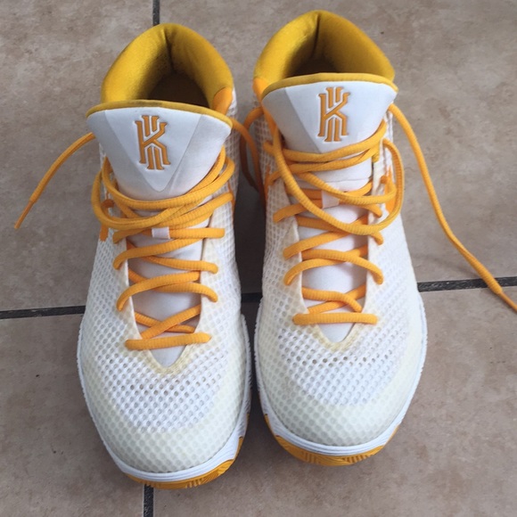 White and gold Kyrie Irving - Picture 3 of 3